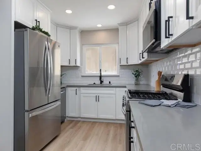 1817  1819 Oakshire Court, San Diego, CA 92102 - #2