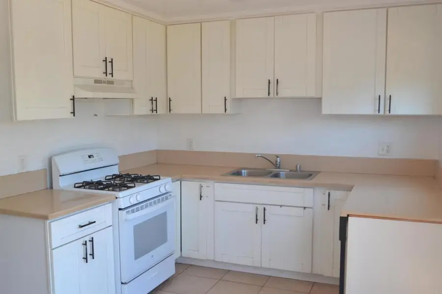 521 Dahlia Ave, Imperial Beach, CA 91932 - #3