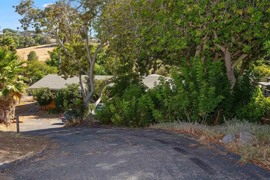 609 Roca Place, Vista, CA 92084 - #3