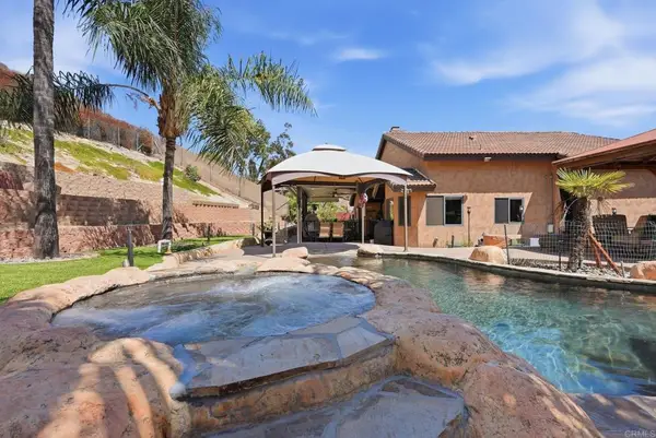 9185 Canyon Park, Santee, CA 92071