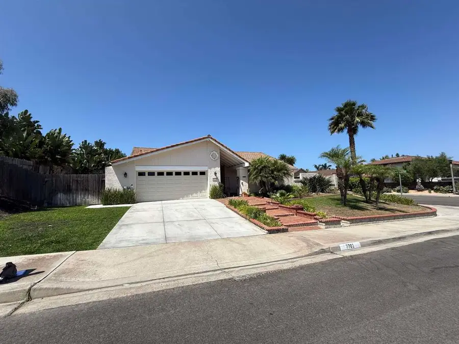 7701 Garboso Pl, Carlsbad, CA 92009 - #3