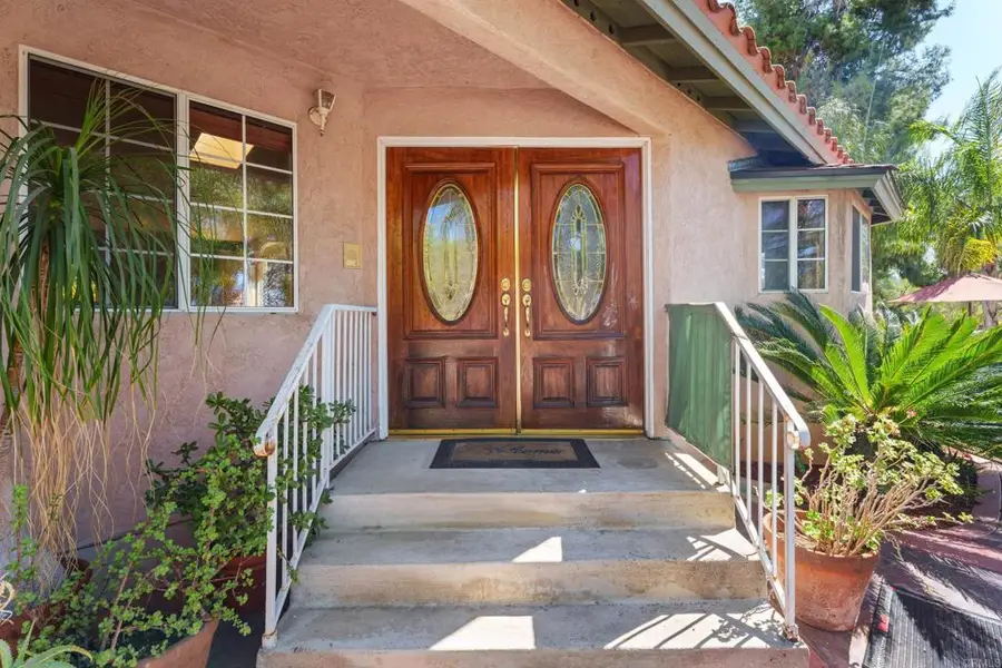 1153 Merritt Dr, El Cajon, CA 92020 - #2