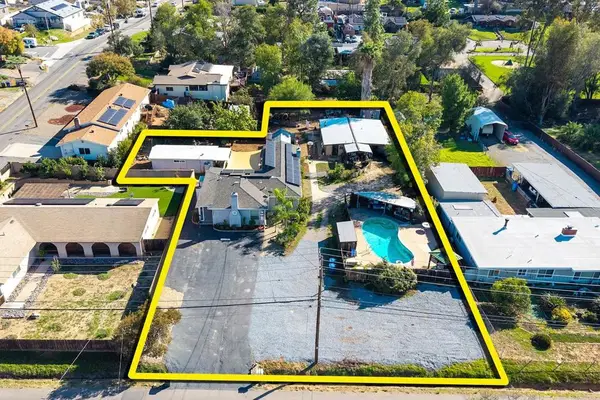 12227 Lemon Crest Dr, Lakeside, CA 92040