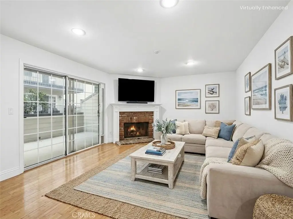 208 S Catalina Avenue, Redondo Beach, CA 90277 - Image #1
