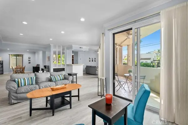 5216 Yarmouth Avenue #106, Encino, CA 91316