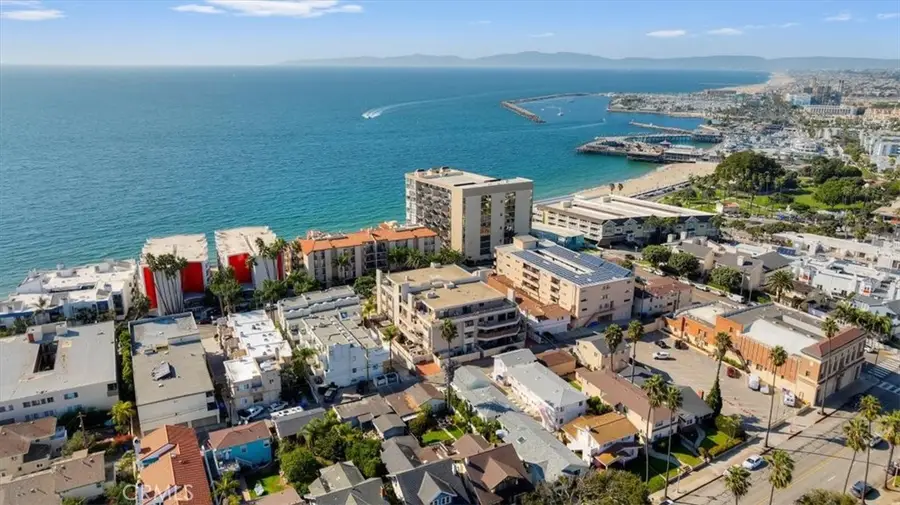 512 Esplanade #303, Redondo Beach, CA 90277 - #3