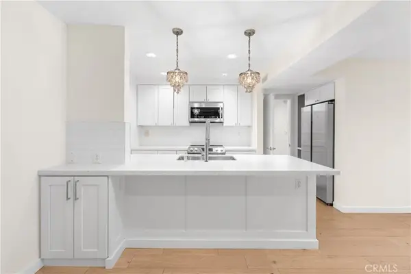 5257 Radford Ave #101, Valley Village, CA 91607