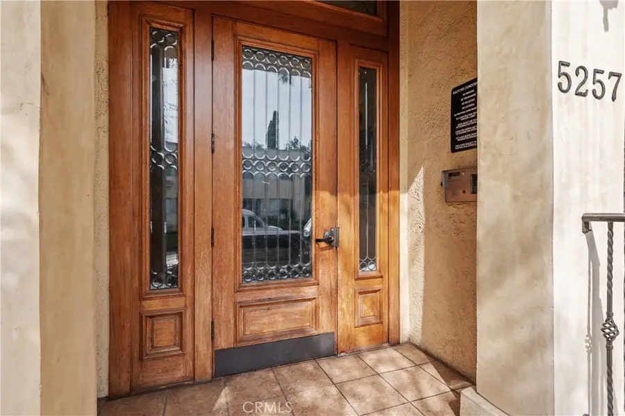 5257 Radford Ave #101, Valley Village, CA 91607 - #3