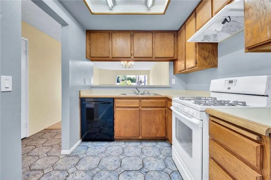 955 E 3rd #202, Long Beach, CA 90802 - #3