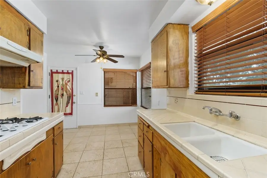 1525 W Princeton St, Ontario, CA 91762 - #3