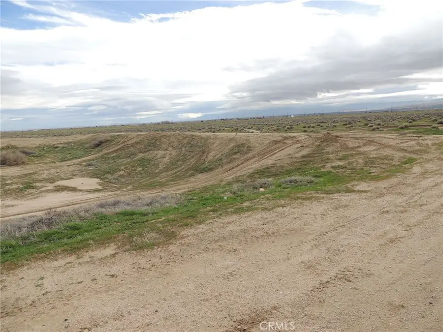 80 Vac/80 Stw/vic Avenue F8, North Antelope Valley, CA 93536 - #2