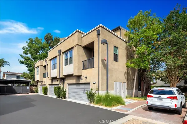 561 W Maple Avenue, Orange, CA 92868