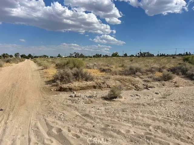 9757 Lebec Road, Phelan, CA 92371 - Image #3