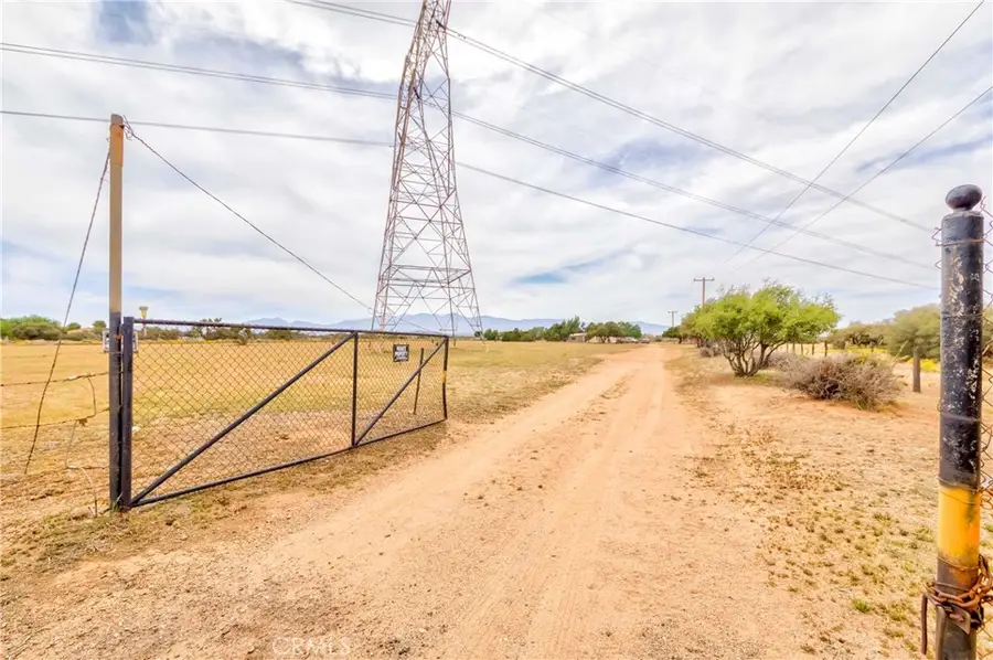 8288 White Road, Phelan, CA 92371 - Image #2