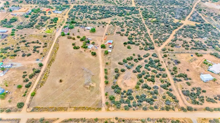 8288 White Road, Phelan, CA 92371 - Image #3