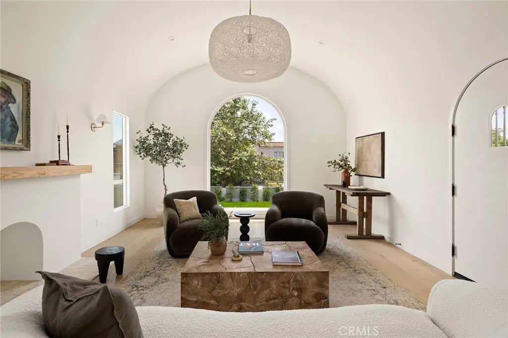 5047 W 21st Street, Los Angeles, CA 90016 - #1