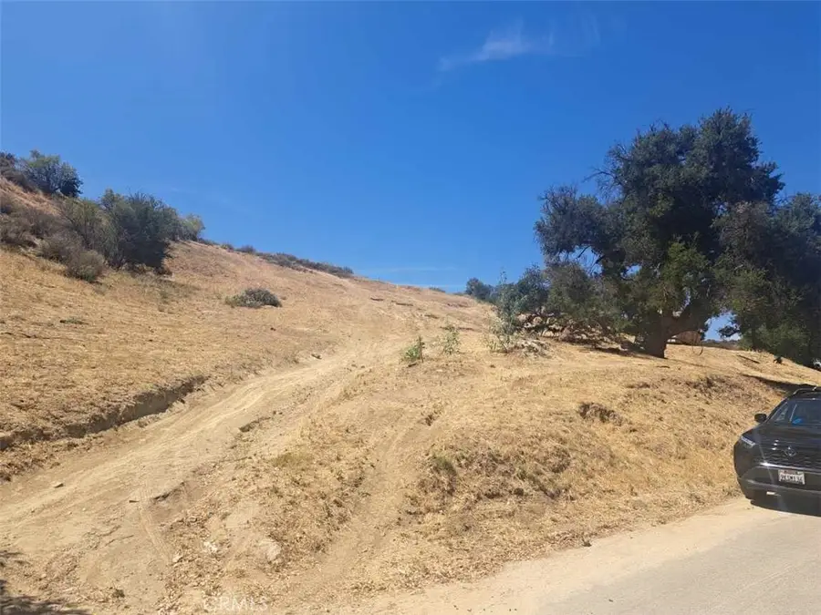 29227 Val Verde Rd, Val Verde, CA 91384 - Image #2