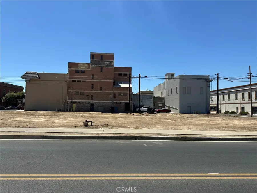 36 E Mill Avenue, Porterville, CA 93257 - #2