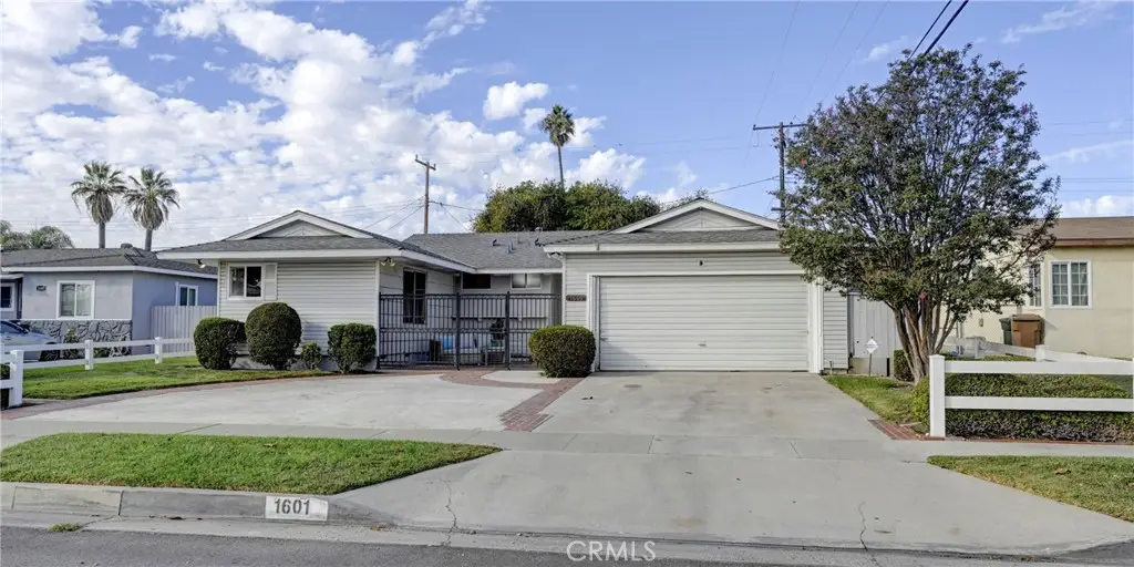 1601 W Baker Avenue, Fullerton, CA 92833 - Image #1