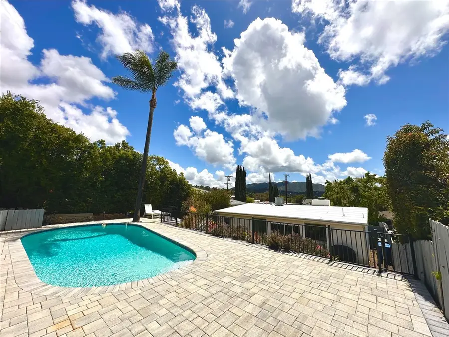 7335 Kyle Street, Tujunga, CA 91042 - Image #3