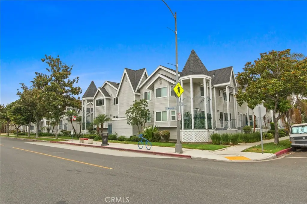 869 Magnolia Avenue, Long Beach, CA 90813 - #1