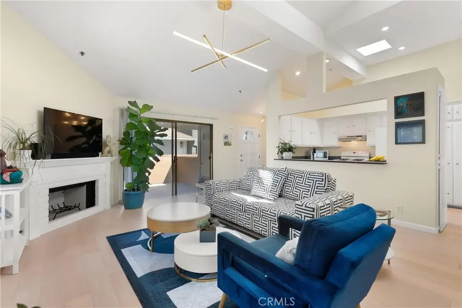 345 Avocado Street #201B, Costa Mesa, CA 92627 - Image #2
