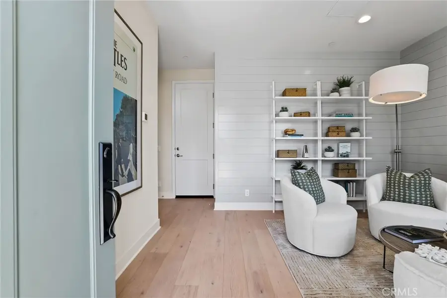 19071 Main Street #117, Huntington Beach, CA 92648 - #2