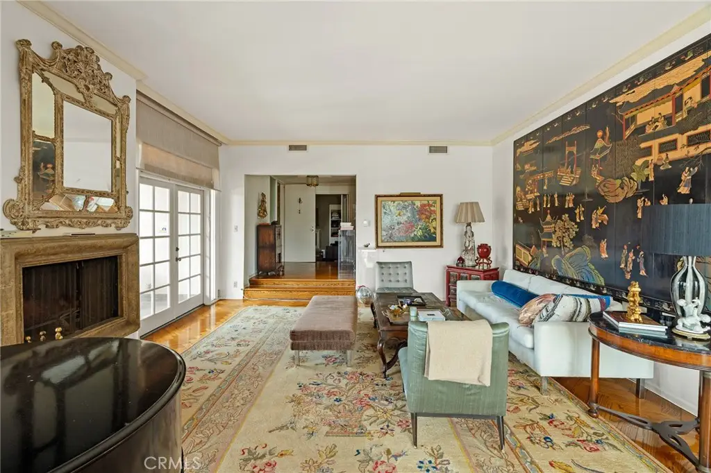 370 S Elm #2, Beverly Hills, CA 90212 - Image #1