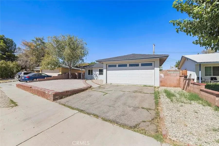 611 611 1/2 E Ovington, Lancaster, CA 93535 - #2