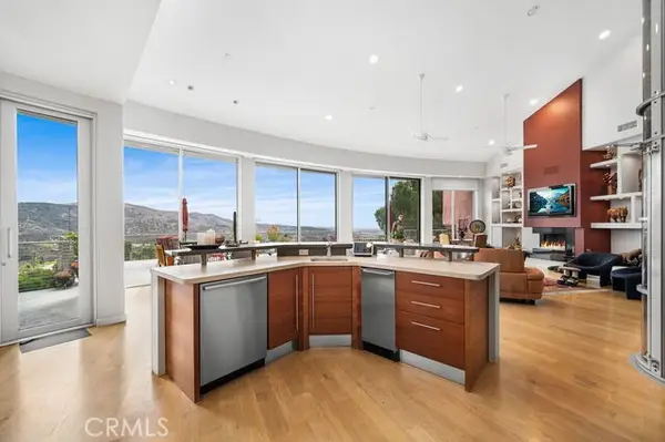 10182 Cowan Heights Drive, North Tustin, CA 92705