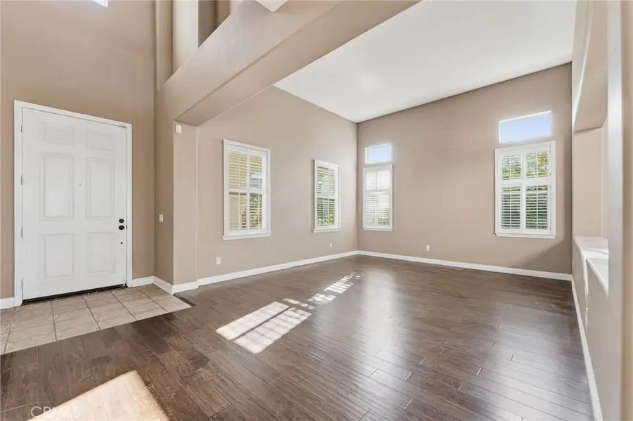 28459 Falcon Crest, Canyon Country, CA 91351 - Image #3