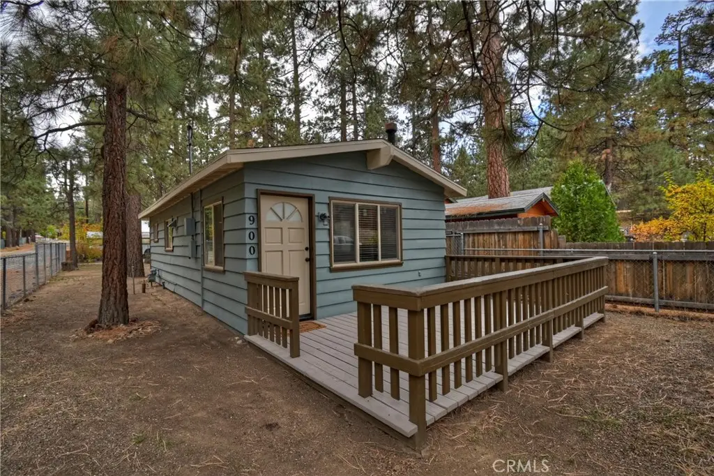 900 Robinhood Boulevard, Big Bear City, CA 92314 - Image #1