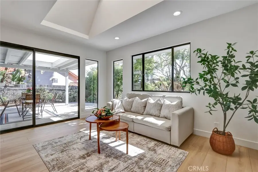 5515 Thunderbird, La Jolla, CA 92037 - Image #2
