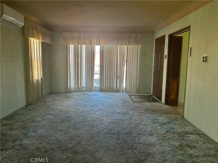 1418 W 93rd, Los Angeles, CA 90047 - #3