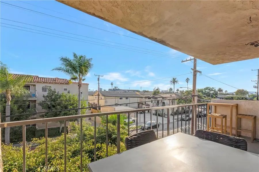 605 Redondo #308, Long Beach, CA 90814 - Image #2