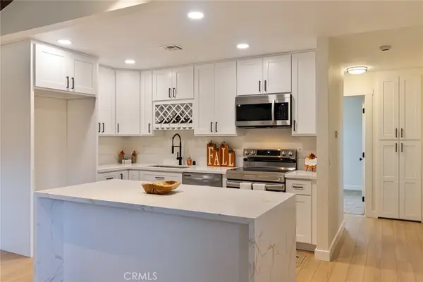 9516 Yucca Street, Apple Valley, CA 92308