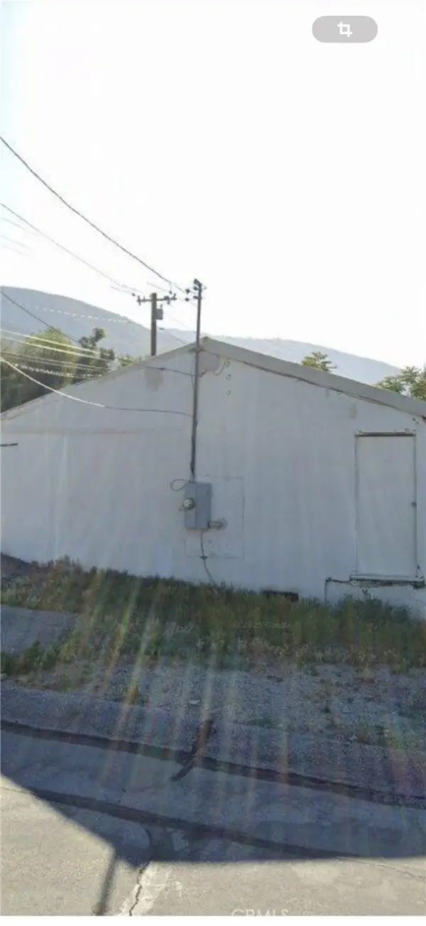 18101 W Kenwood, San Bernardino, CA 92407