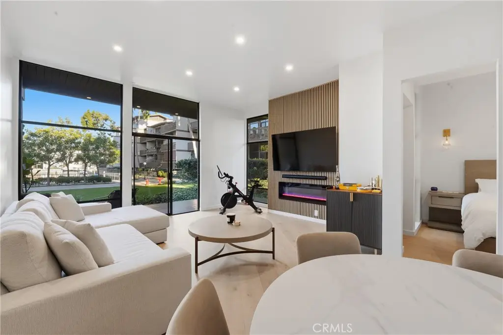 8103 Marina Pacifica N, Long Beach, CA 90803 - Image #1