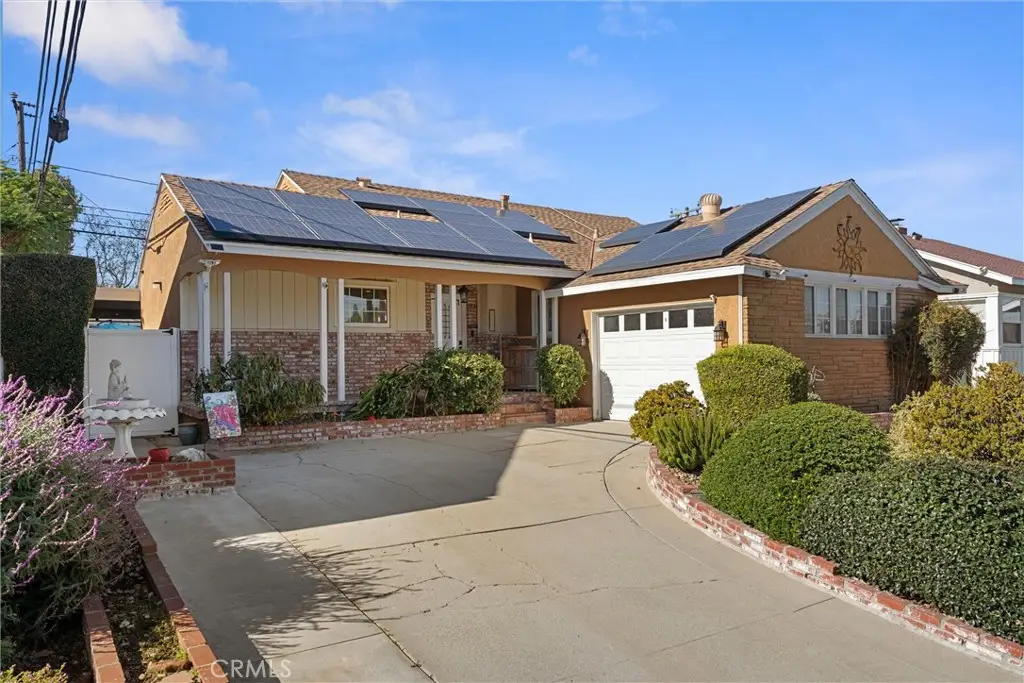 2213 Knoxville Avenue, Long Beach, CA 90815 - Image #1