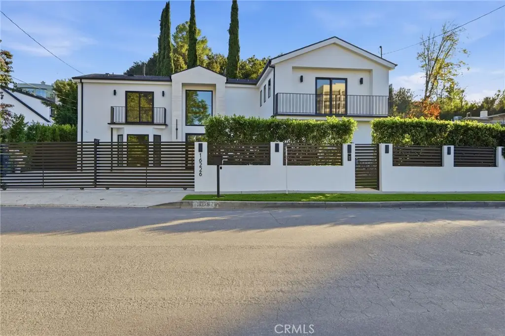 16226 Dickens, Encino, CA 91436 - #1