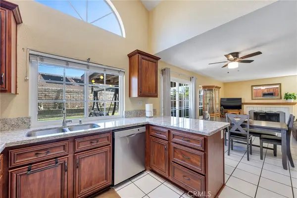 379 Roosevelt Circle, Corona, CA 92879