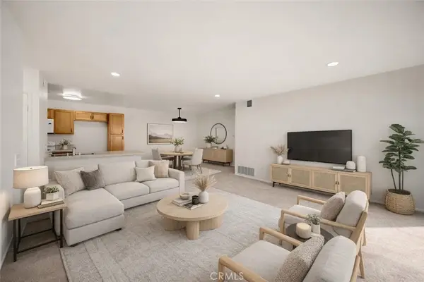 2521 W Sunflower Avenue #R8, Santa Ana, CA 92704