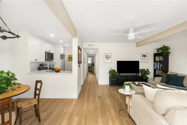 16 Oval, Irvine, CA 92604