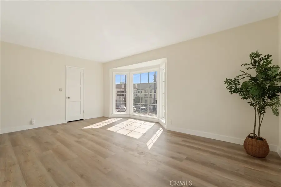 102 Lime Avenue #6, Long Beach, CA 90802 - #3