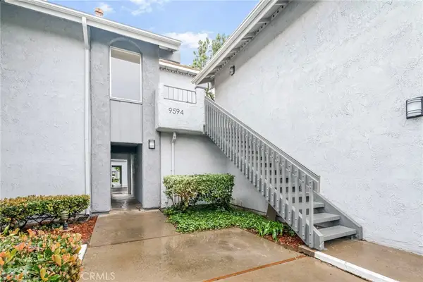 9594 Pettswood #4, Huntington Beach, CA 92646