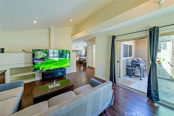 5401 Twin Lakes Dr, Cypress, CA 90630