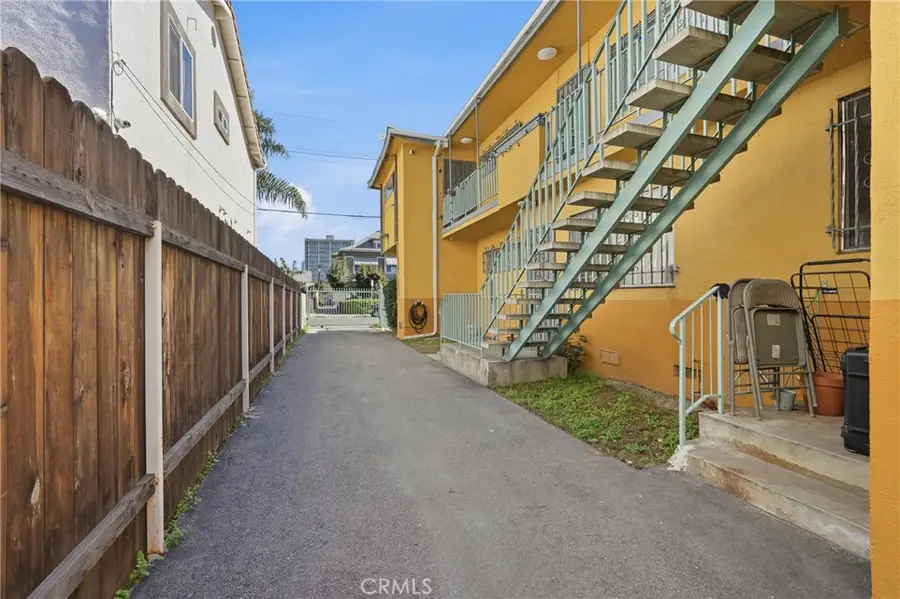 1207 S Catalina Street, Los Angeles, CA 90006 - Image #3