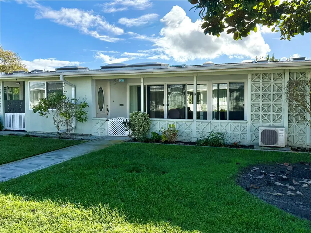 13500 Wentworth Lane #121J, Seal Beach, CA 90740 - Image #1