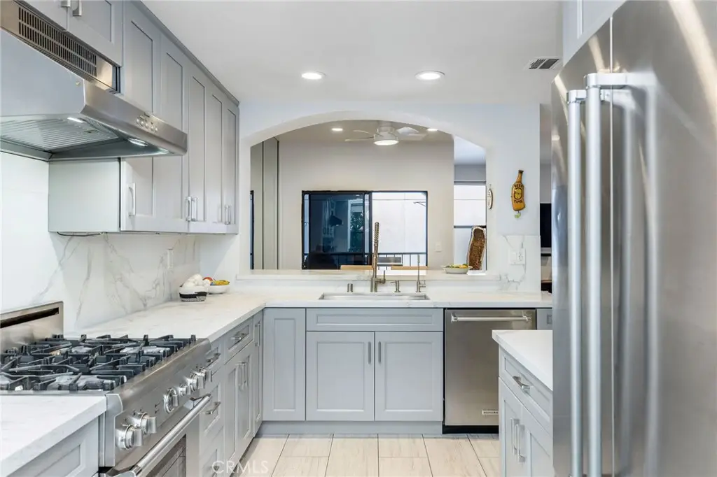 425 E Ocean Boulevard #320, Long Beach, CA 90802 - #1