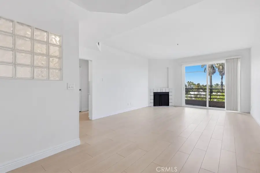 640 W 4th Street #401, Long Beach, CA 90802 - #3